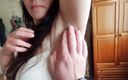 Hairy Homemade Amateur Orgasms: 옷을 벗고 털이 무성한 보지와 처진 젖탱이를 드러내는 43살 미시