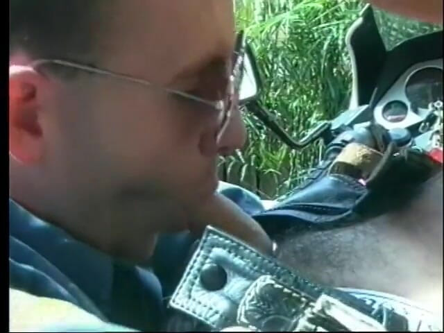 Gays Case: Frecher polizist fickt einen engen arsch, biker-hintern