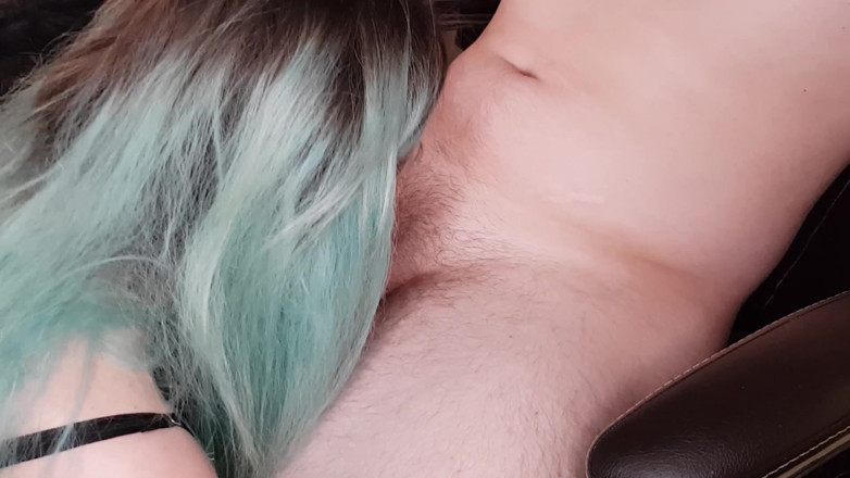 Blowjobs Alice: Studievriendin doet een pijpbeurt