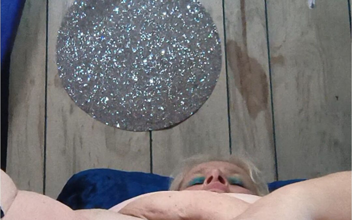 HerculesnVENUS: What a Big Rack on This White Trailer Trash