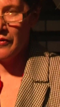 Une cougar chic dans un tournage hardcore