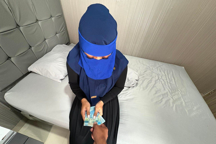 Jamsen: Veiled Girl Willing to Be Bogged by Friend's Stepdad for...
