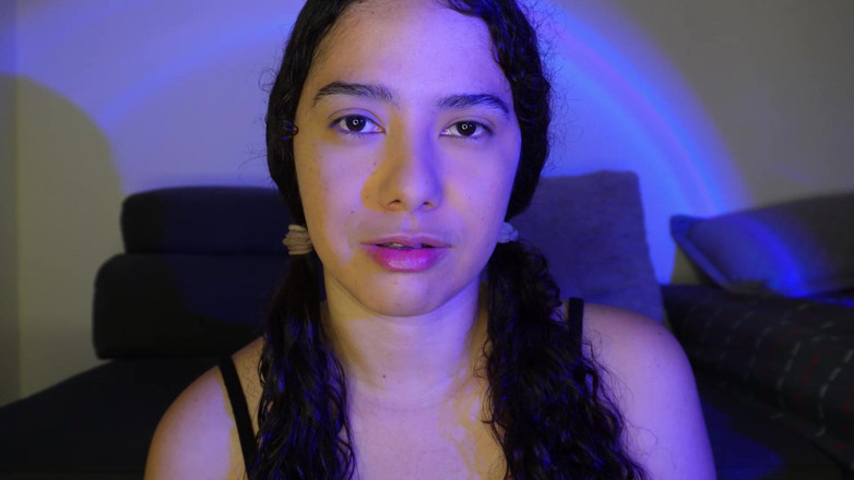 Elenafox: Joi fofa puta mostra sua buceta em close-up