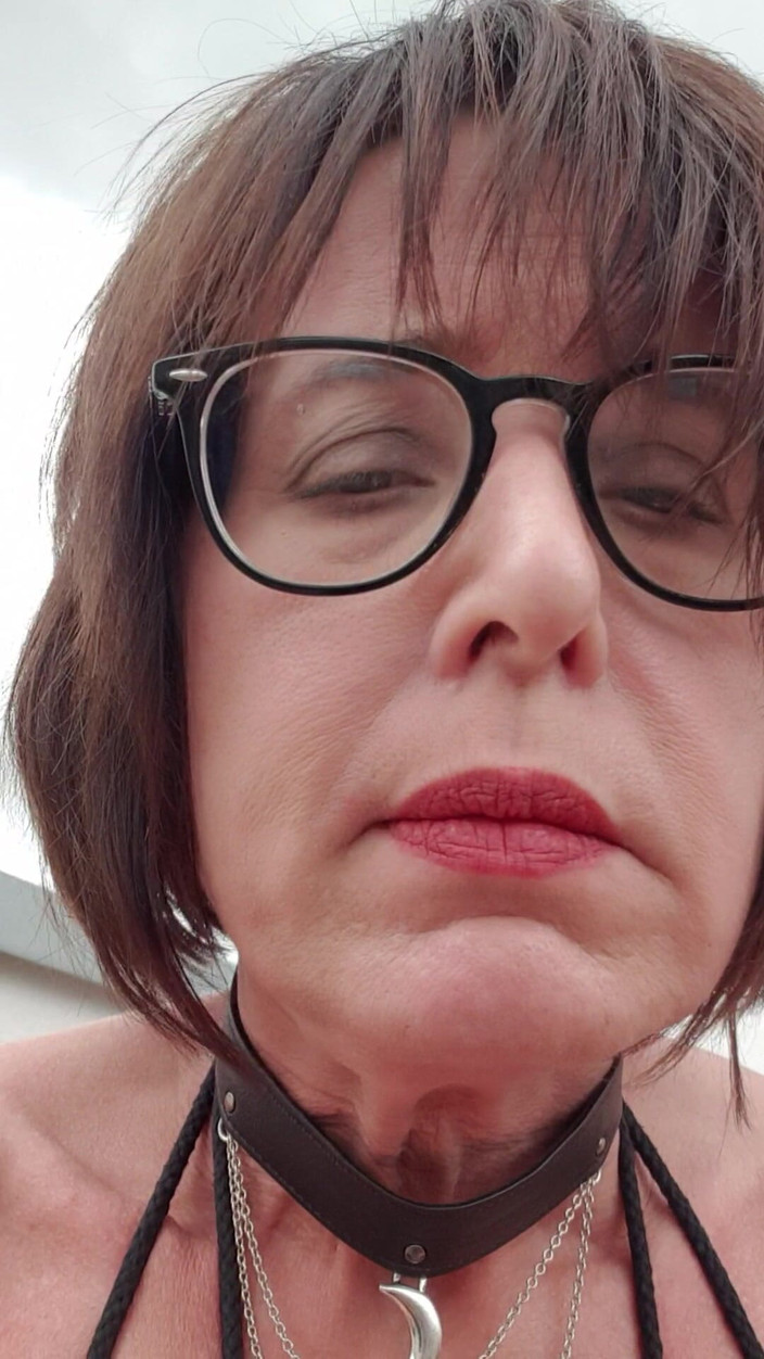 JulieEroticDress: Orgasmo fuori controllo