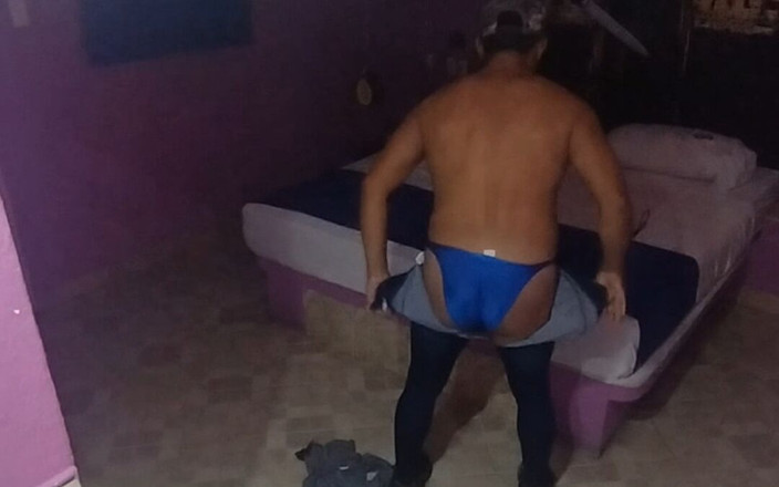 FrankSlave: Sexy v džínách