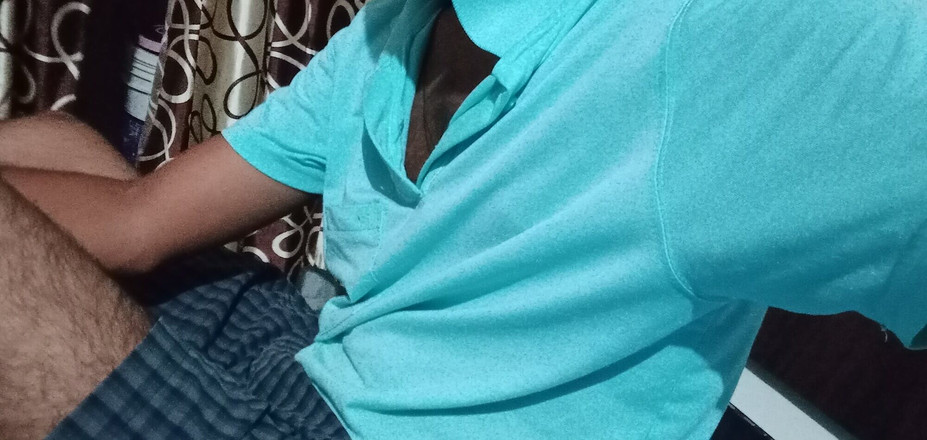 sexy_series: Küçük yaraklı aşk oğlanı biriyle sikişmeye istekli