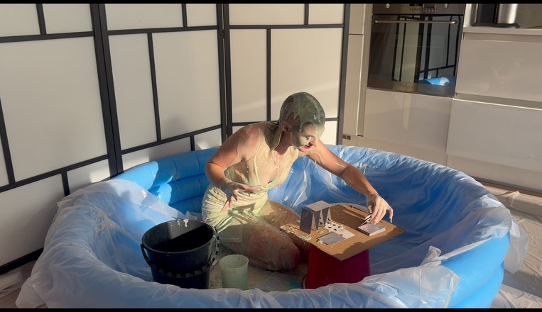 Projectwam: Georgia Brown Dans Le Défi De Pile De Cartes !