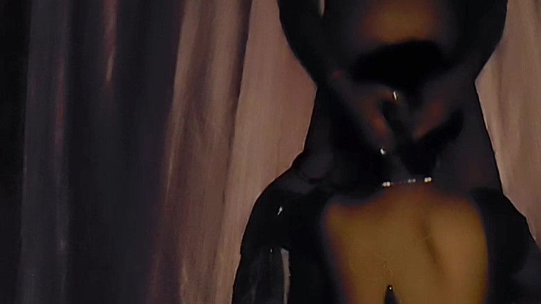 Hotpooja86900: Bhabhi kouří se sousedem a podvádí svého manžela