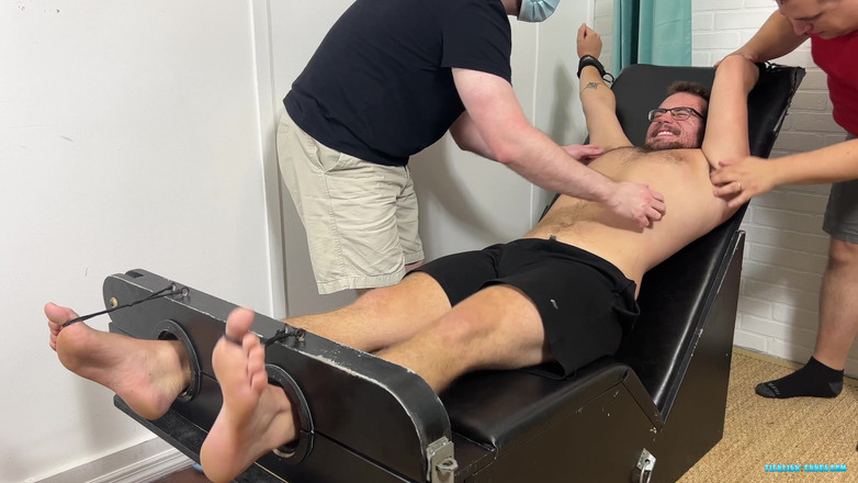 Ticklish Chubs: くすぐりラウンドロビン - パート1