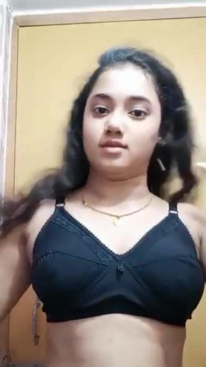 MehwishAly: 彼氏のためにバスルームで動画を作る