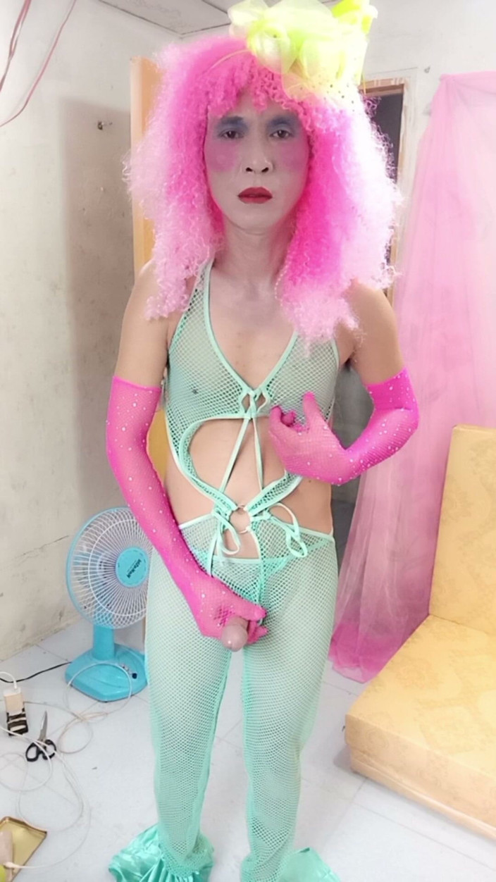 nguyen dang thien tri: Oanh le transgénero vistiendo ropa sexy porno de cucu demasiado...