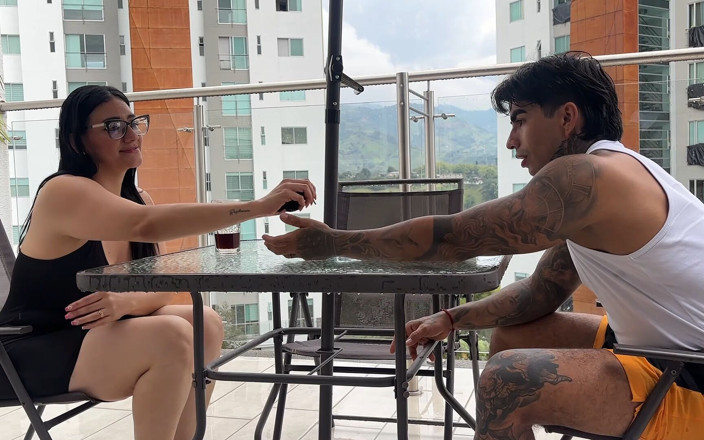 ChristianChauxx: Người hàng xóm của tôi thú nhận bí mật của...