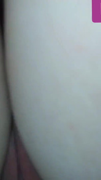Dans mon lit, je mets ma grosse bite dans la bouche de ma femme puis je lui baise la chatte
