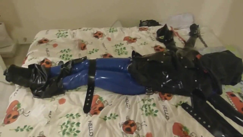 Enyn: Session 1 (part 1) Latex Bondage Breathplay