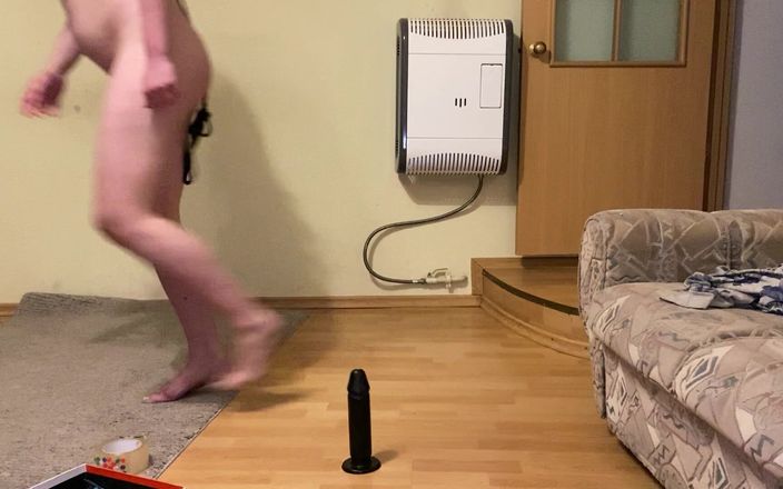 Elena917: Bröst bondage, tumpinnar, spanking, klädnålar