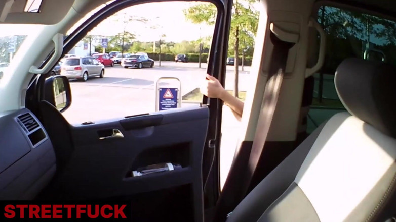 STREETFUCK: Streetfuck Little Babe on the Street
