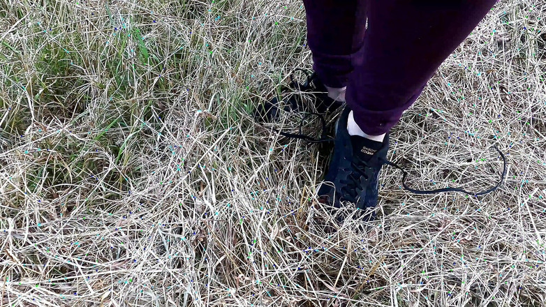 Bouncy Tits Action: 裸体户外被