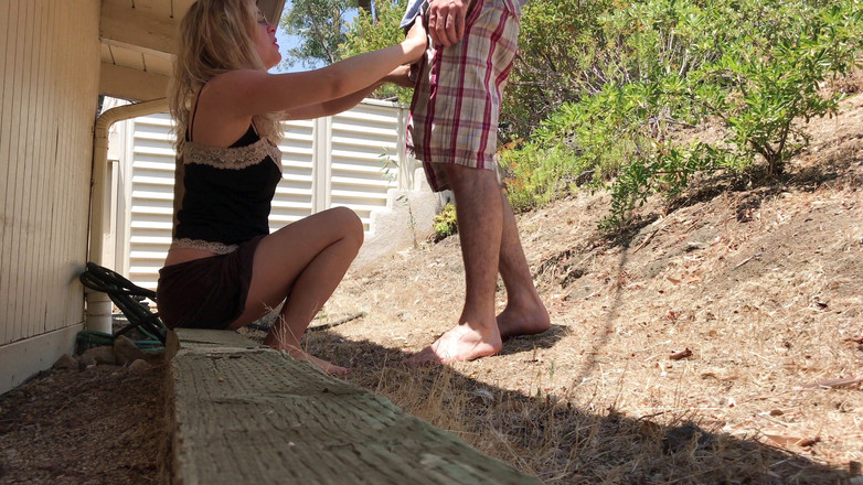 Erin Electra: Sekretarka bierze penisa w porze lunchu