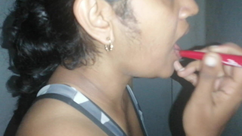 Tina Baby: Tchánův gigantický čůrák se vystříká pod svýmarom pro nevlastní dceru