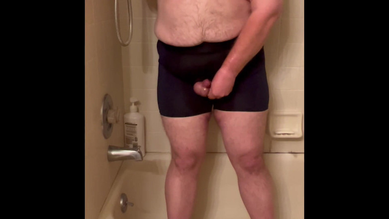 Shelbytwp: 小さなディックと小さなディックとぽっちゃりゲイウェット彼の下着その後絶頂とともにマッサージ銃