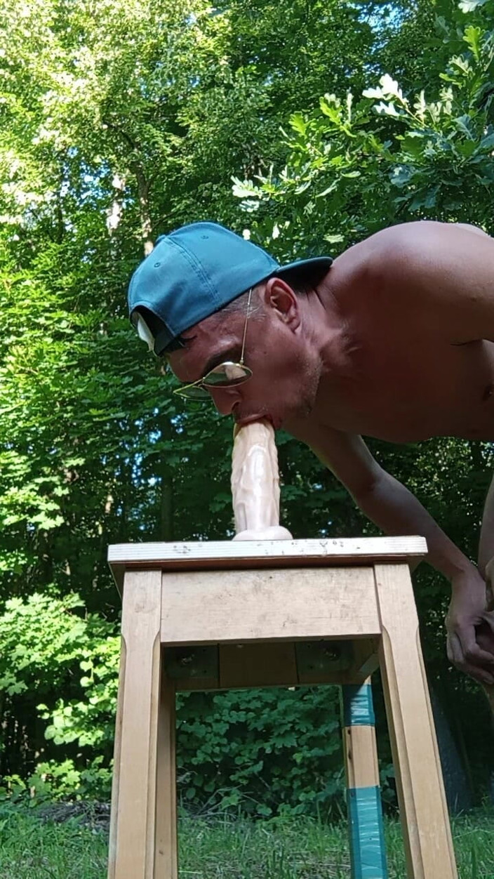 MaxonFF: I Suck a Dildo From My Delicious Ass