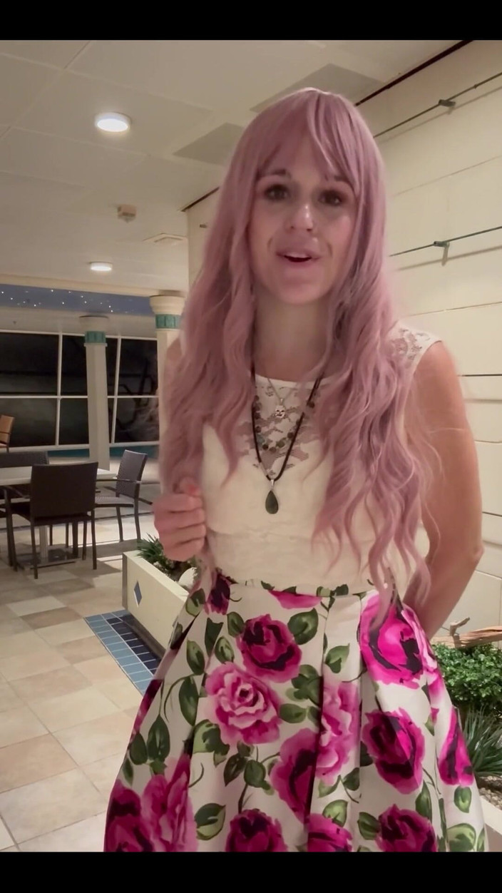 Suzy Wylde: Există un ciudat pentru asta