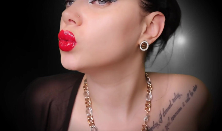 Goddess Misha Goldy: แตกใส่หน้าโง่ ๆ ของเธอ ขณะจ้องมองริมฝีปากแดงฉ่ำน้ำผลไม้เต็มปาก! JOI