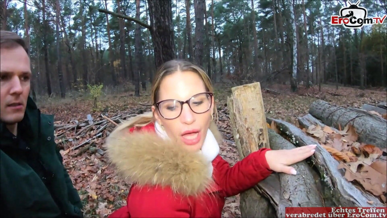 EroCom: Nylon slut with glasses gets a creampie on a sex...