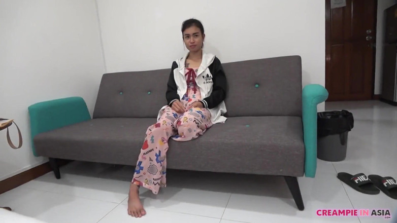 Creampie In Asia: When she stood up sperm came out pussy