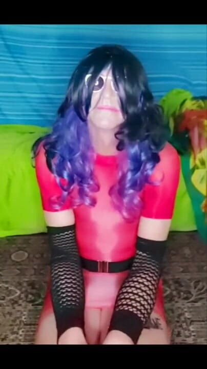 Lizzaali: This was my first unmasked clip in my sexy red...