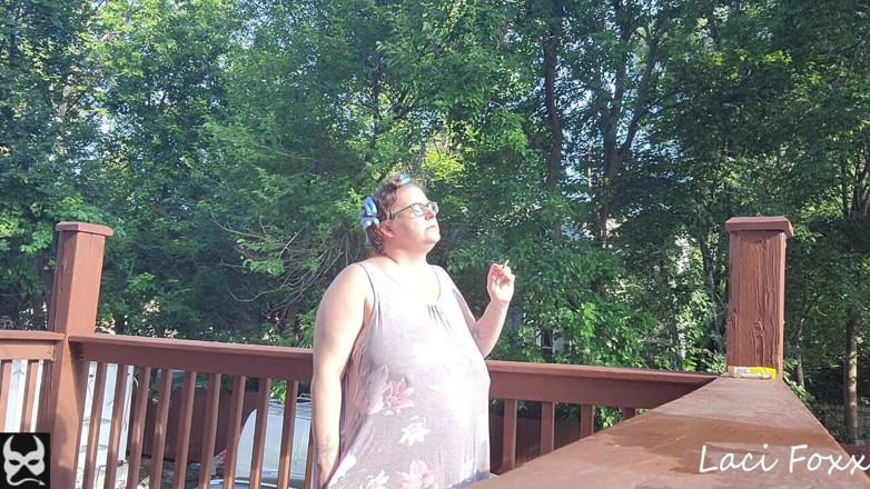 Foxx Denn Studio: Ma's Smokin' in Curlers