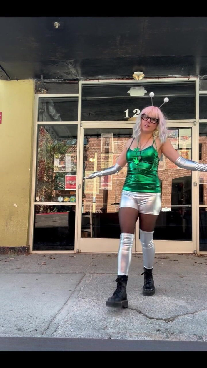 Suzy Wylde: Suzy Wylde chegando quente e com tesão para este conteúdo...