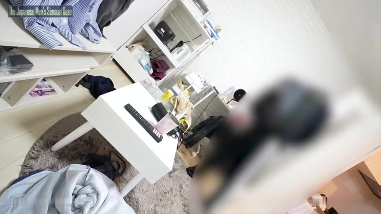 J-Girls Club: Vizită la domiciliu fără filtre, realitate amatorică brută, plină de...