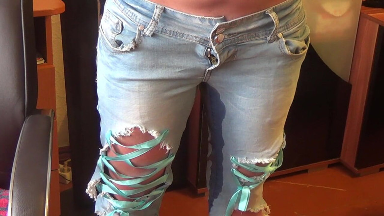 Sexy Milf: Kate peeing in jeans and masturbating by wet panties till...
