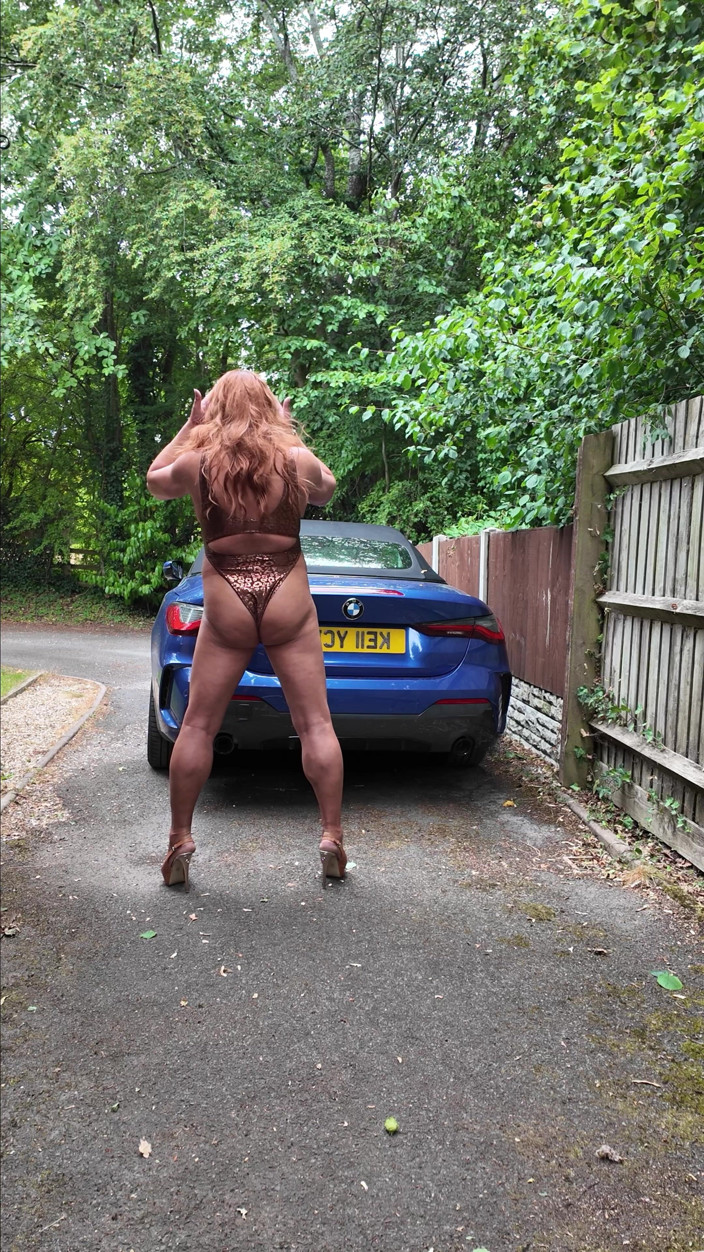 Kellycd2022: Sexy Crossdresser Kellycd2022 in Brown and Gold Swimsuit and Heels