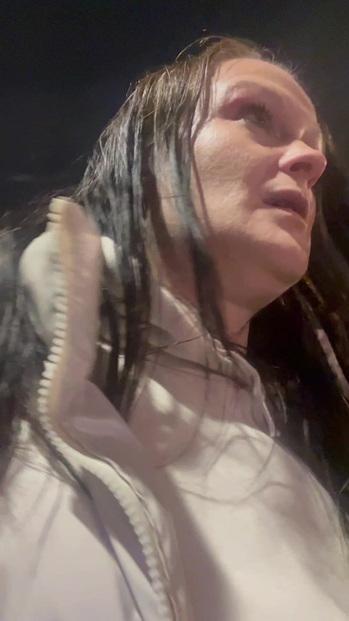 Sinful-Secrets: Care Aide viene in bagno pubblico in pausa