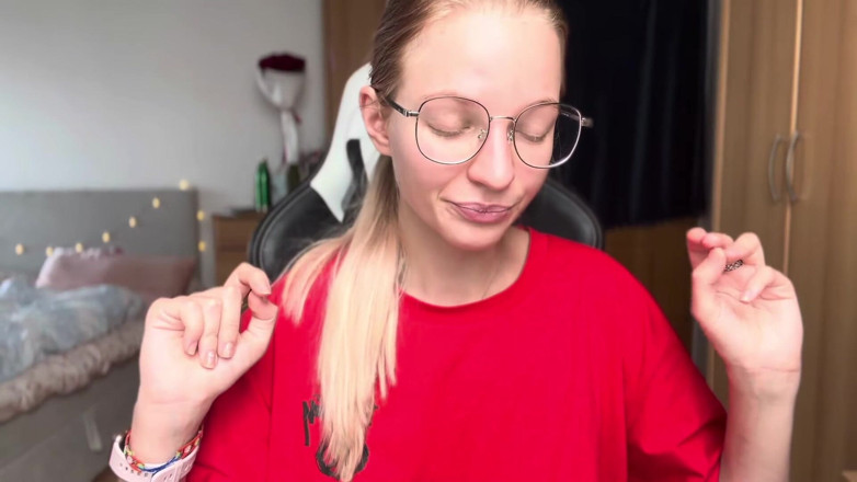 Goddess_Bella_Rae: Почему каждый (настоящий) мужчина должен иметь 4 жены!