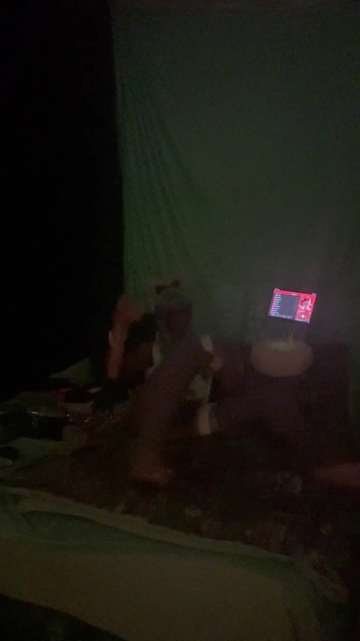 Leoni: Leoni48 anální masturbace 2