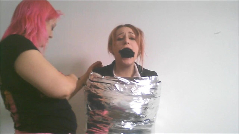 Selfgags classic: Mumifikující Kandy!