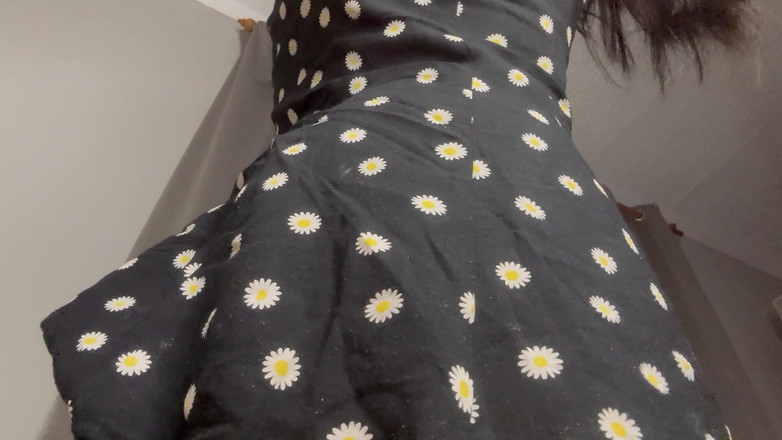 AmayaMori: Pokazuję ogromny tyłek w ciasnej mini spódniczce