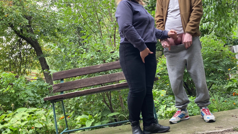 OurFetishLife: Cum on big ass MILF in jeans in the park