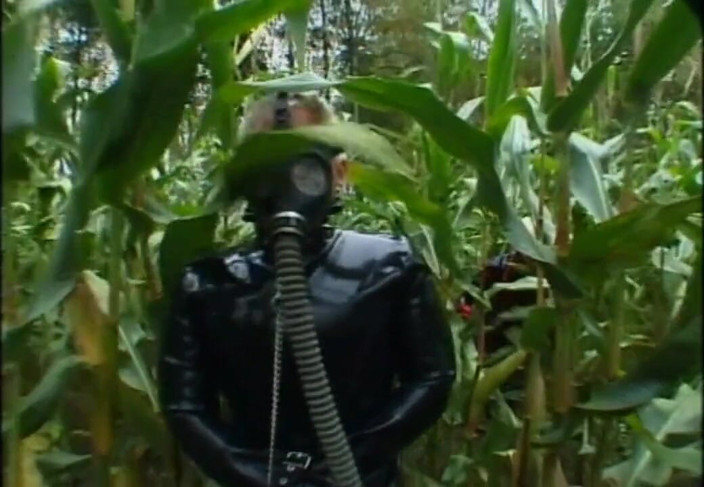 Absolute BDSM films - The original: Pussy licking in gas mask humiliating