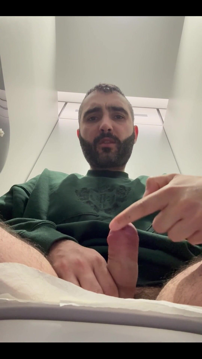 Growing teddy: Cheeky Wank at the Airport