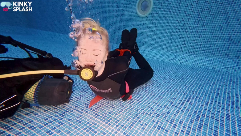 UKCuteGirl Lucy Lauren: Hogtied &amp; Breathless: Underwater Scuba Tease