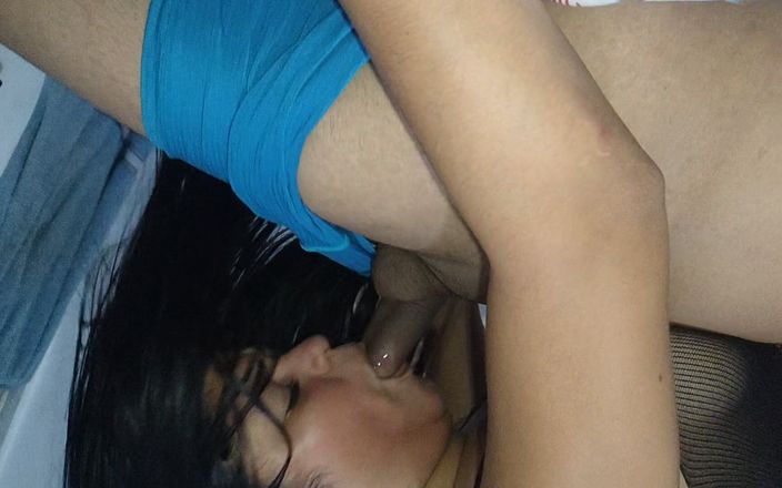 AngyAmazon: 69 아내가 일하는 동안 그의 집에 있는 내 흑인 황소와 함께