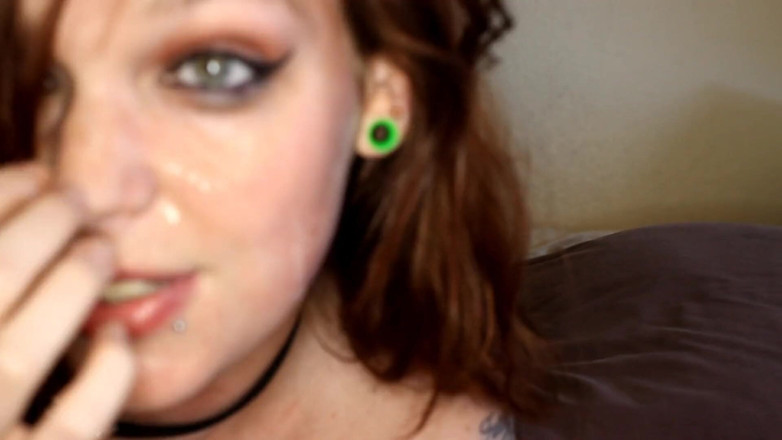 GamerGirlRoxy: Sloppy facefuck facial with leash