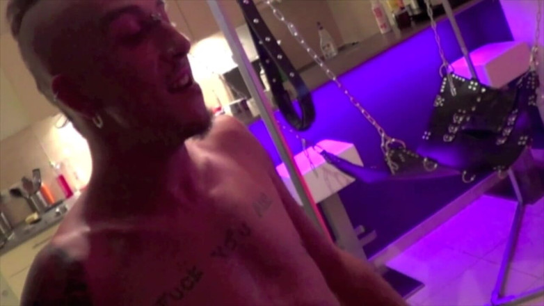FETISH BDSM STUDIO: Xxl fist and fucked by xxl sextoy by skin
