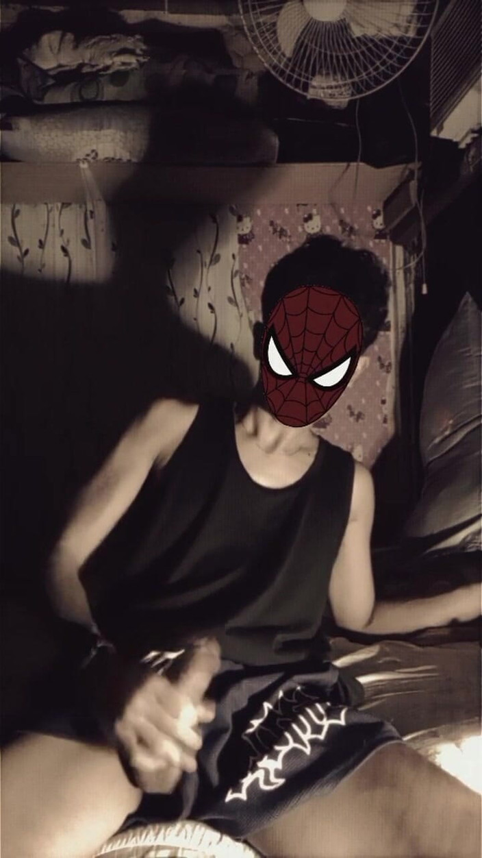 Sunflower Baby 69: Masturbează-te singură în cameră