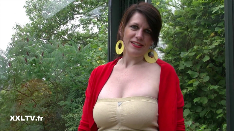 XXLTVFR: Outdoor Sex with a Big Boobs Brunette