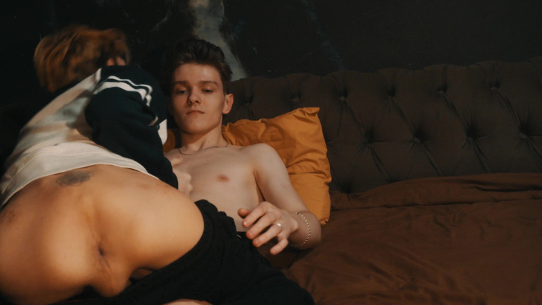 HotDogs studio: 룸메이트는 핫한 애널 섹스로 저녁을 다각화하기로 결정했습니다 (전체)